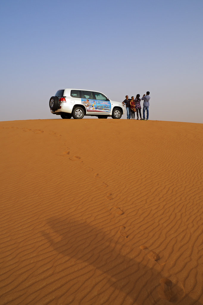 4x4 on top of a dune