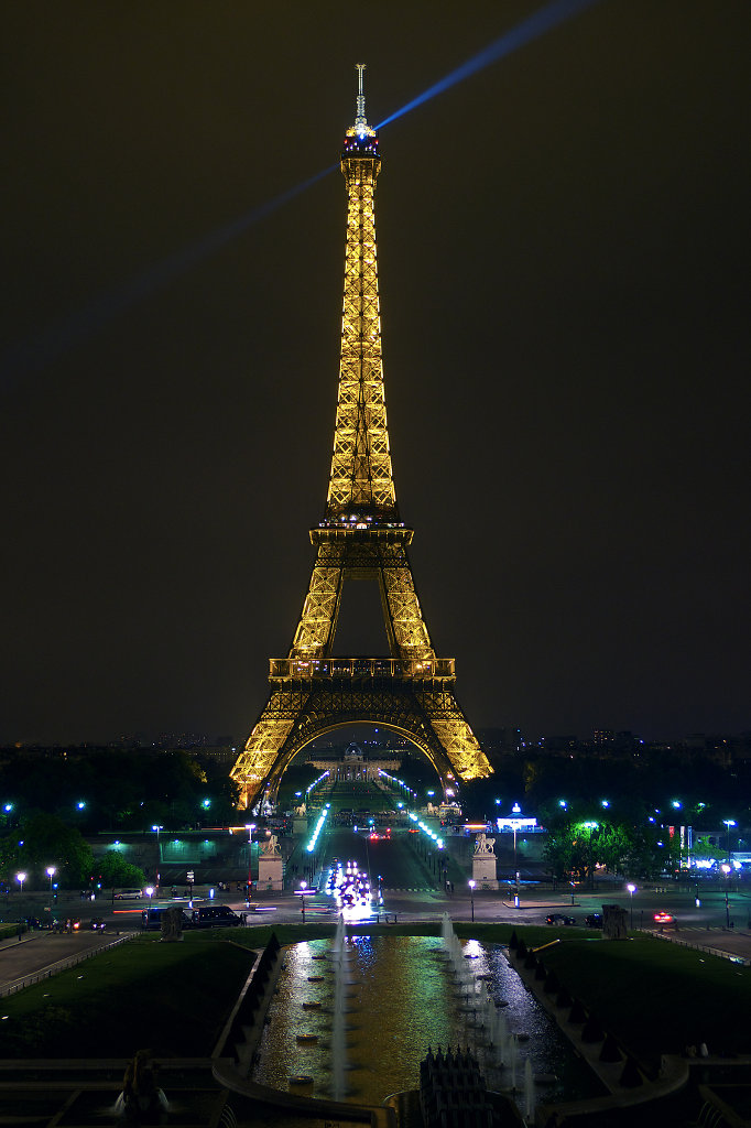 Eifel Tower at night