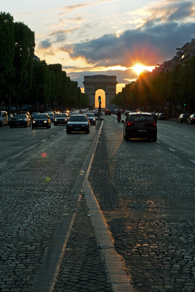 Sundown at Champs-Élysées