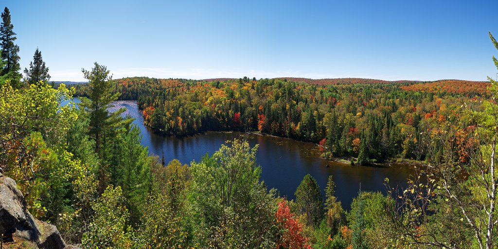 Fall foliage between Joe Lake and Tepee Lake